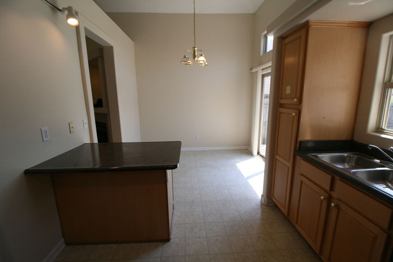 728 Rambling Creek Dr - Photo 5 of 21
