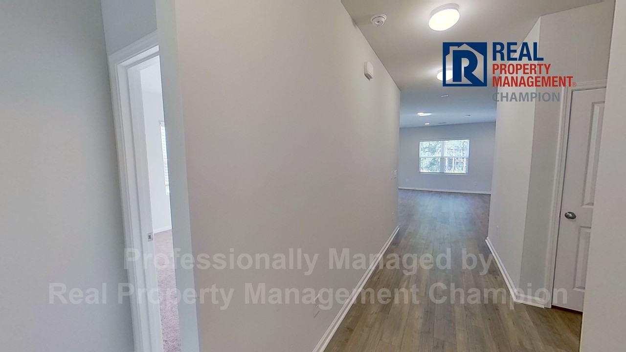 7363 Bellacroft Dr - Photo 4 of 25