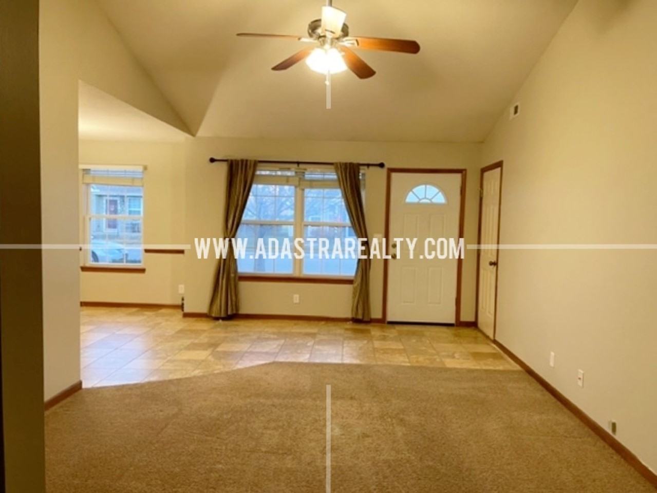 370 N Evergreen St - Photo 3 of 19