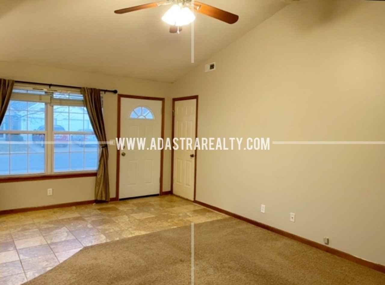 370 N Evergreen St - Photo 4 of 19