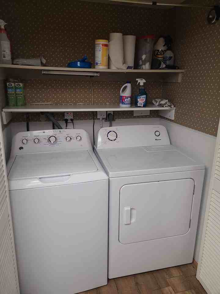 2916 Plumtree Dr #1G - Photo 5 of 12