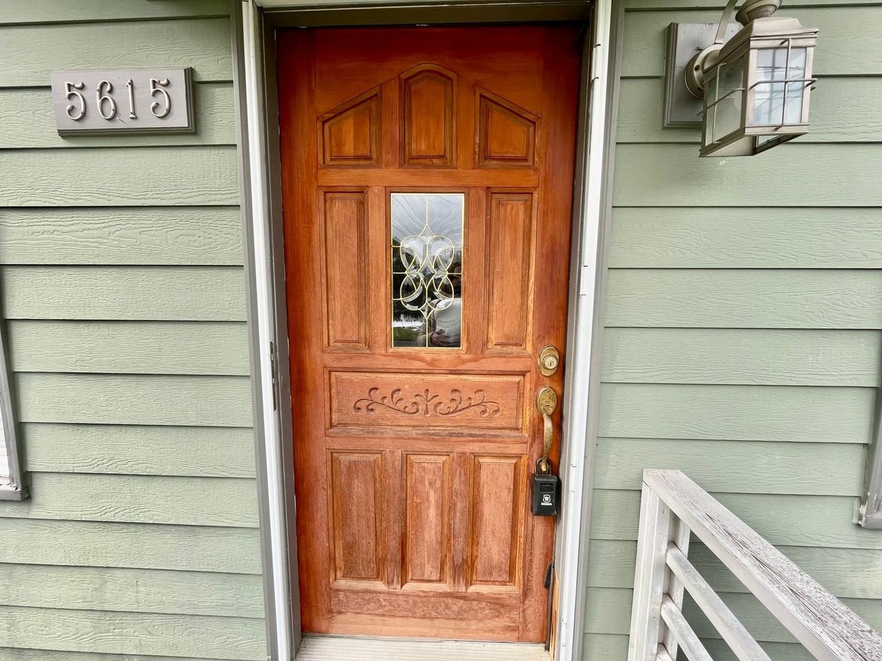 5615 Ne 45th Ave - Photo 2 of 31