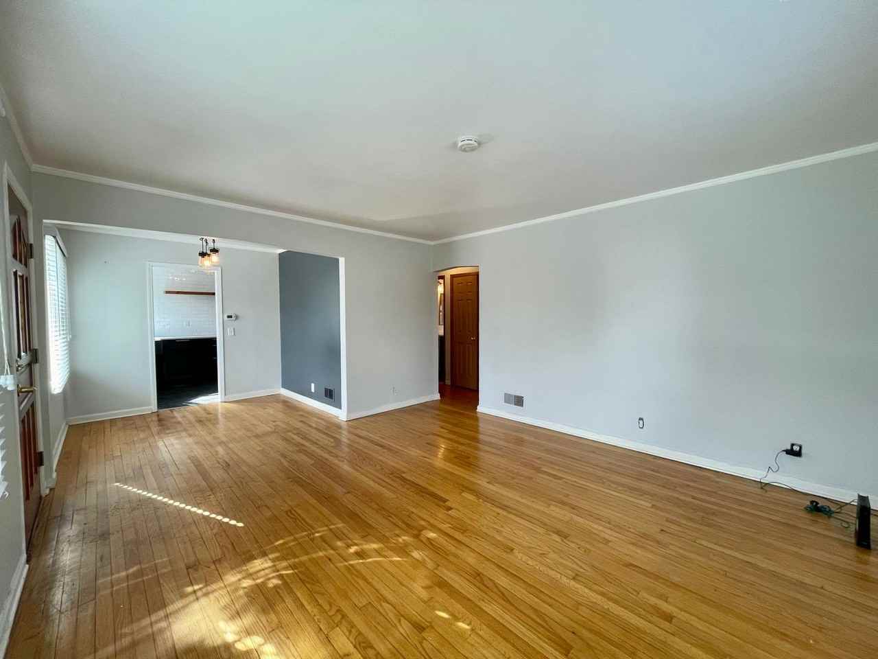 5615 Ne 45th Ave - Photo 3 of 31