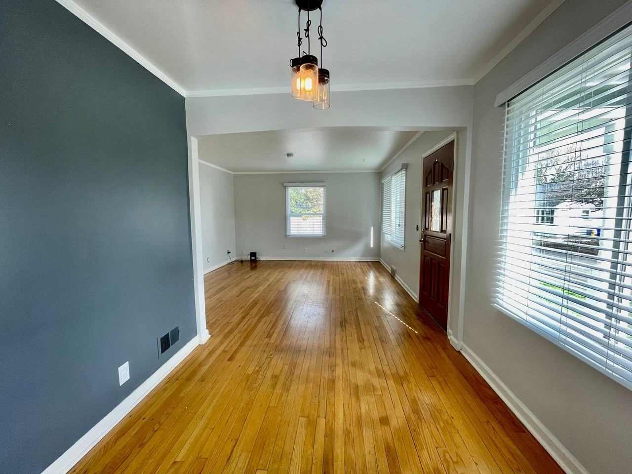 5615 Ne 45th Ave - Photo 5 of 31