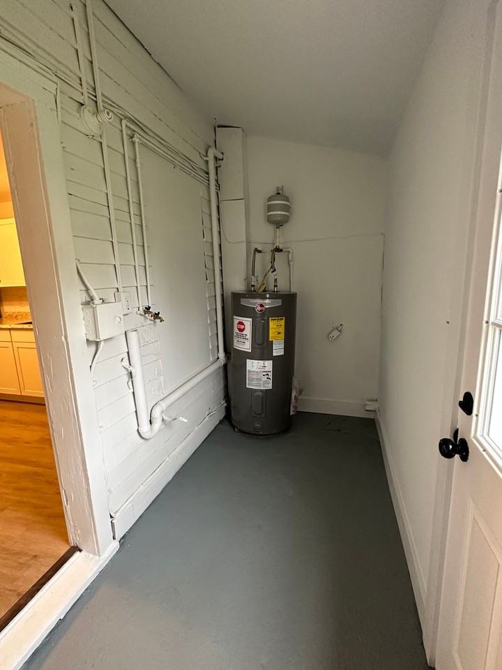 412 Diehl St - Photo 5 of 10
