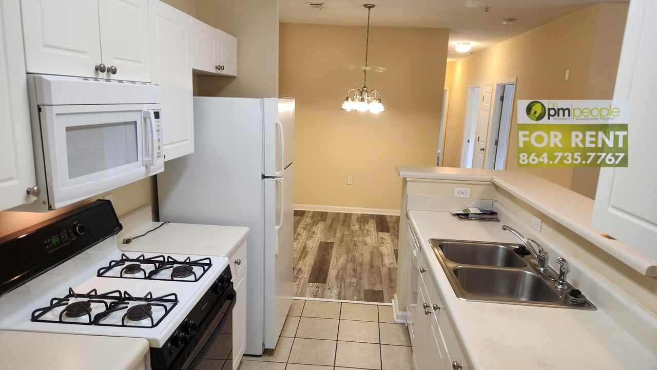 503 Mckenna Cir - Photo 3 of 18