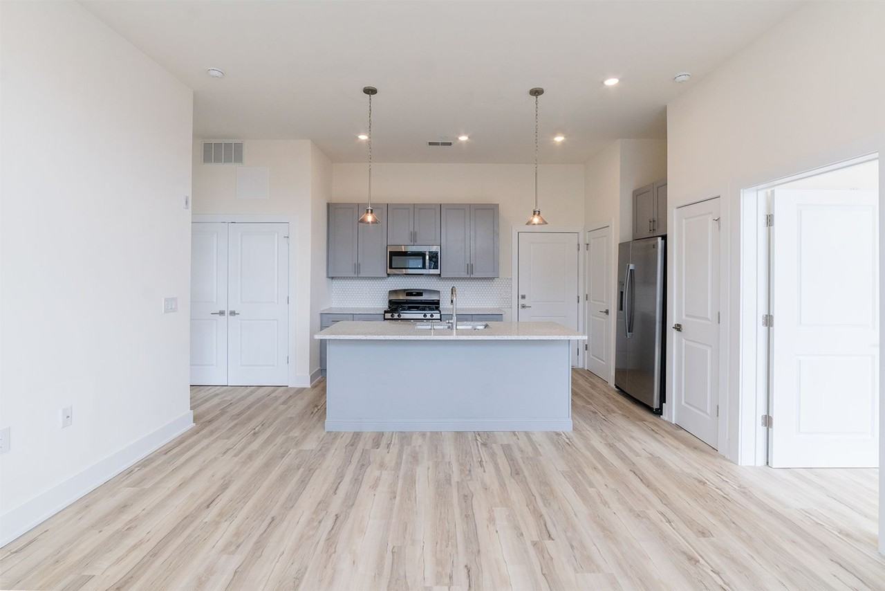 1115 Germantown Ave #4C - Photo 3 of 24
