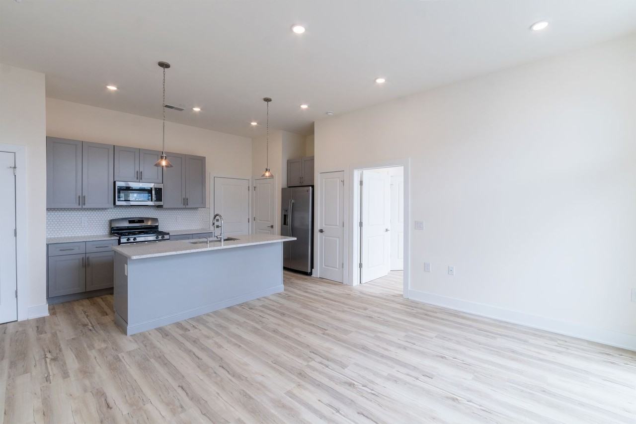 1115 Germantown Ave #4C - Photo 4 of 24