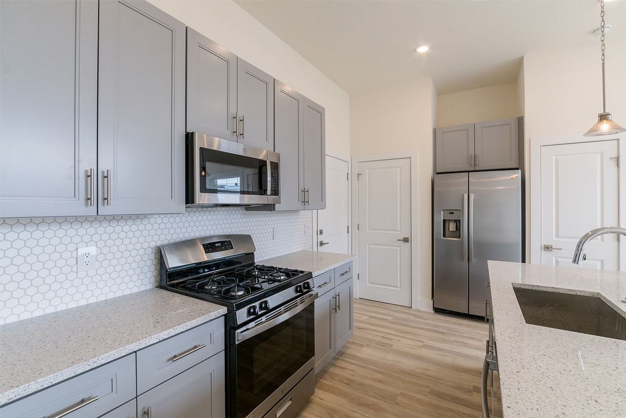 1115 Germantown Ave #4C - Photo 7 of 24