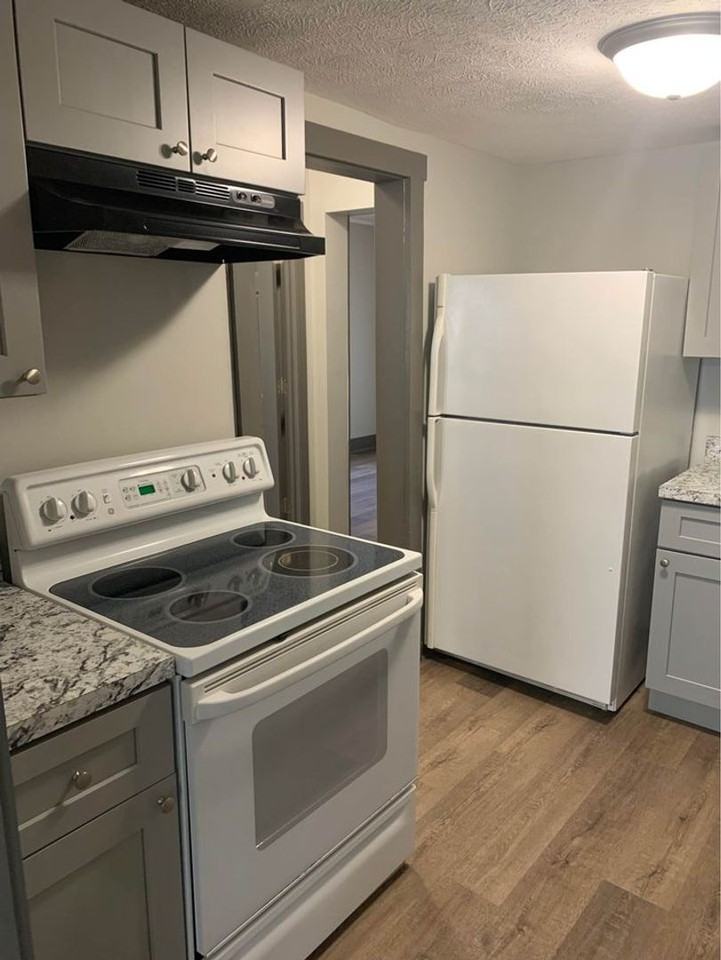 1004 Peach St - Photo 5 of 12