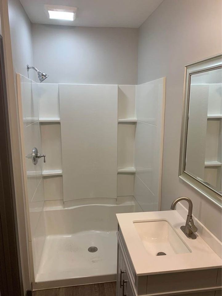 1004 Peach St - Photo 6 of 12