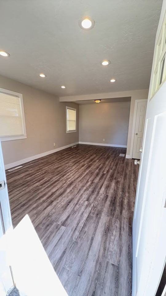 4480 W 5655 S - Photo 2 of 30