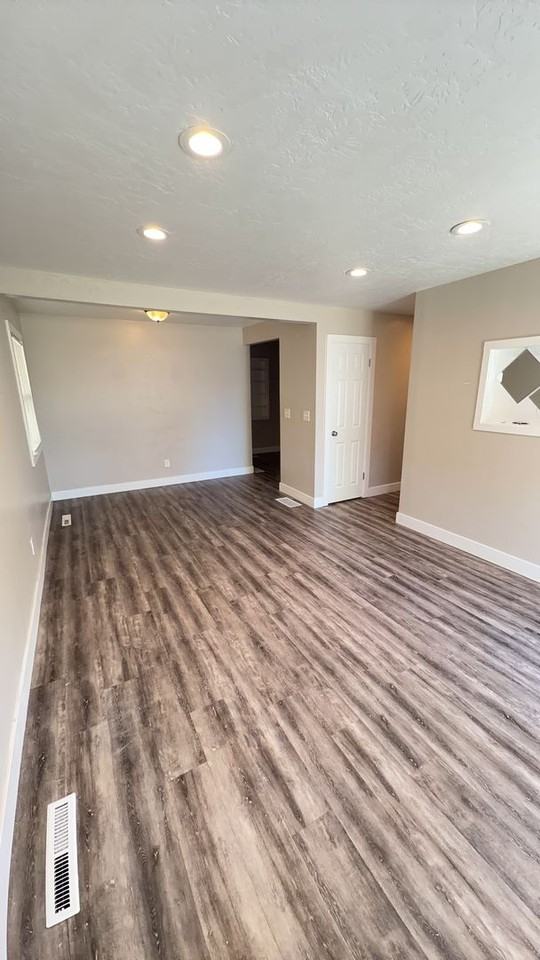 4480 W 5655 S - Photo 3 of 30