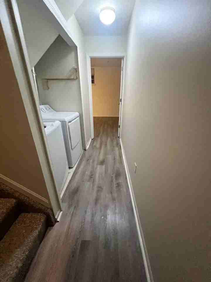 1053 Maiden Ln - Photo 5 of 9
