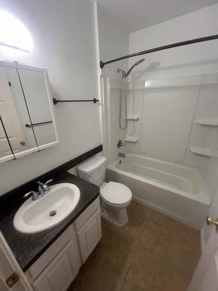 1053 Maiden Ln - Photo 6 of 9