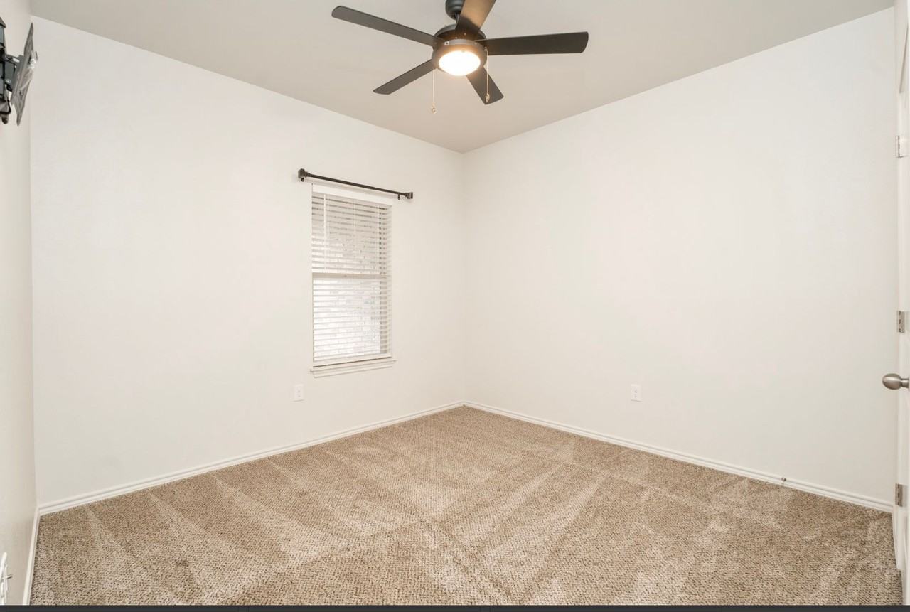 11621 Evanston Ave - Photo 7 of 13