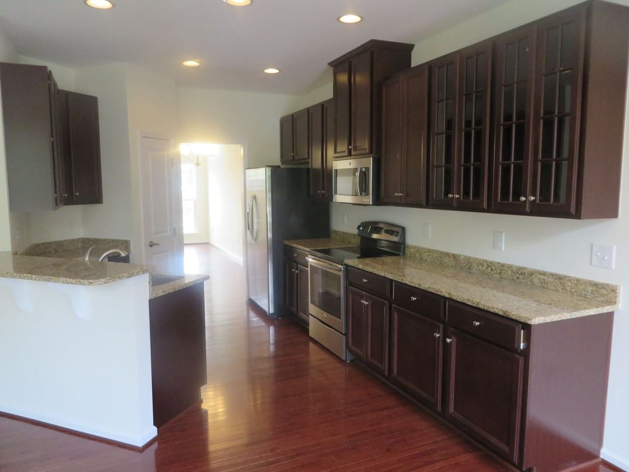 1232 Madison Ln - Photo 5 of 25