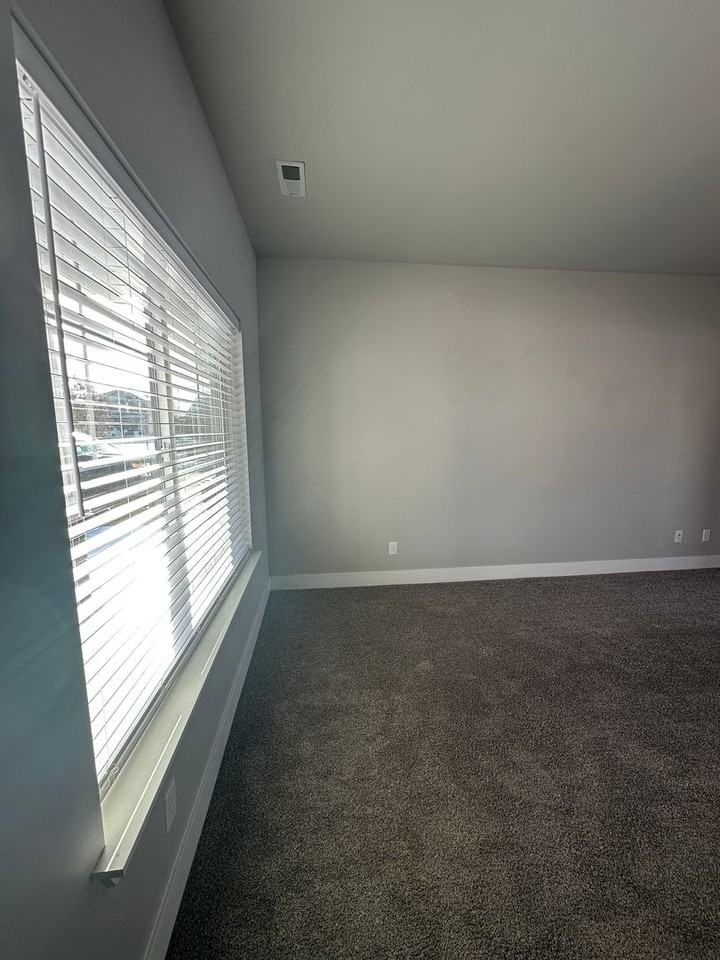 945 S 2380 W - Photo 2 of 50