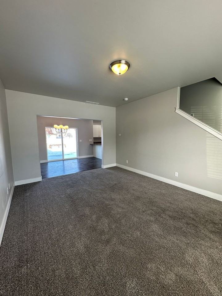 945 S 2380 W - Photo 4 of 50