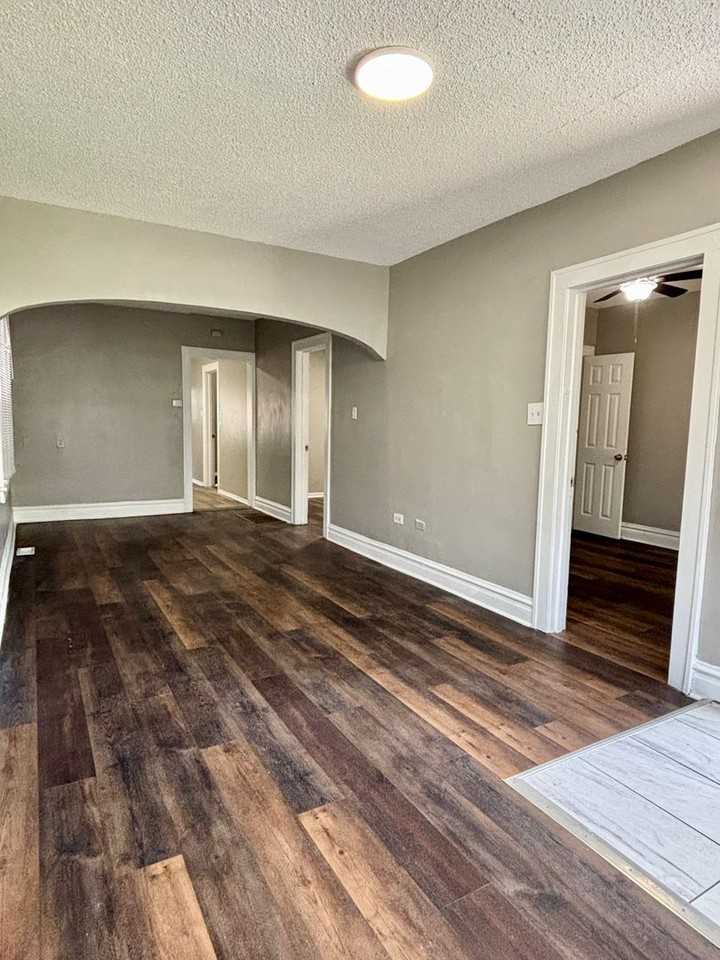 4430 Broadway - Photo 3 of 7