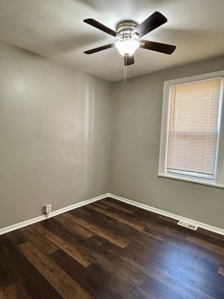 4430 Broadway - Photo 5 of 7