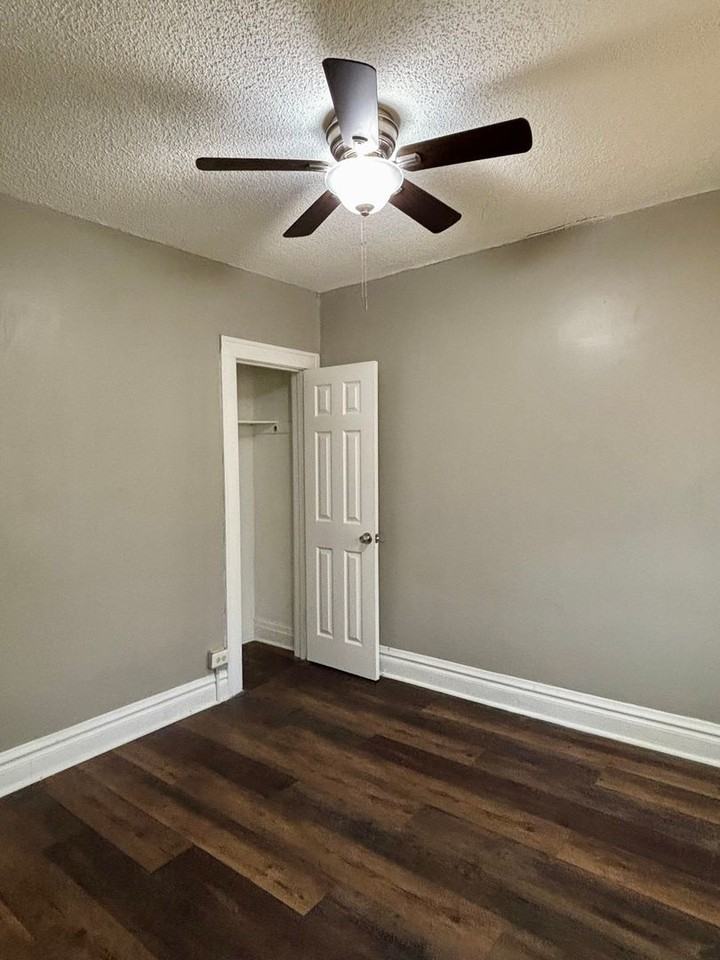 4430 Broadway - Photo 6 of 7