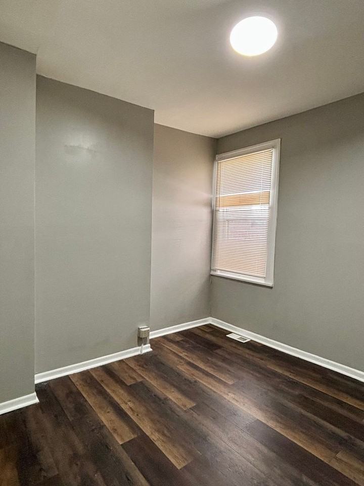 4430 Broadway - Photo 7 of 7