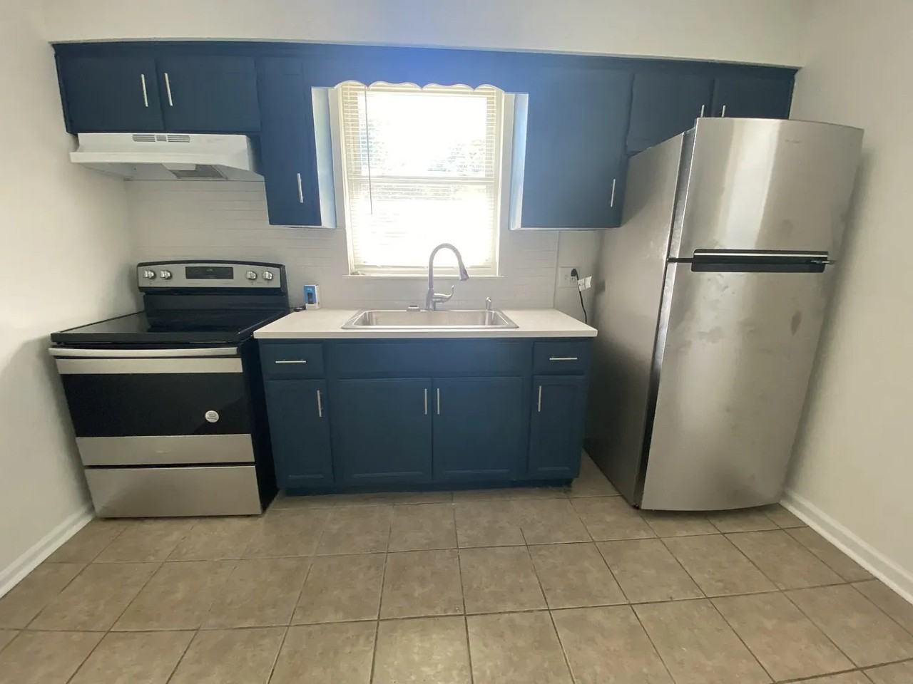 817 Brooks Ave #B - Photo 4 of 11