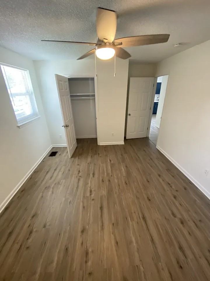 817 Brooks Ave #B - Photo 6 of 11