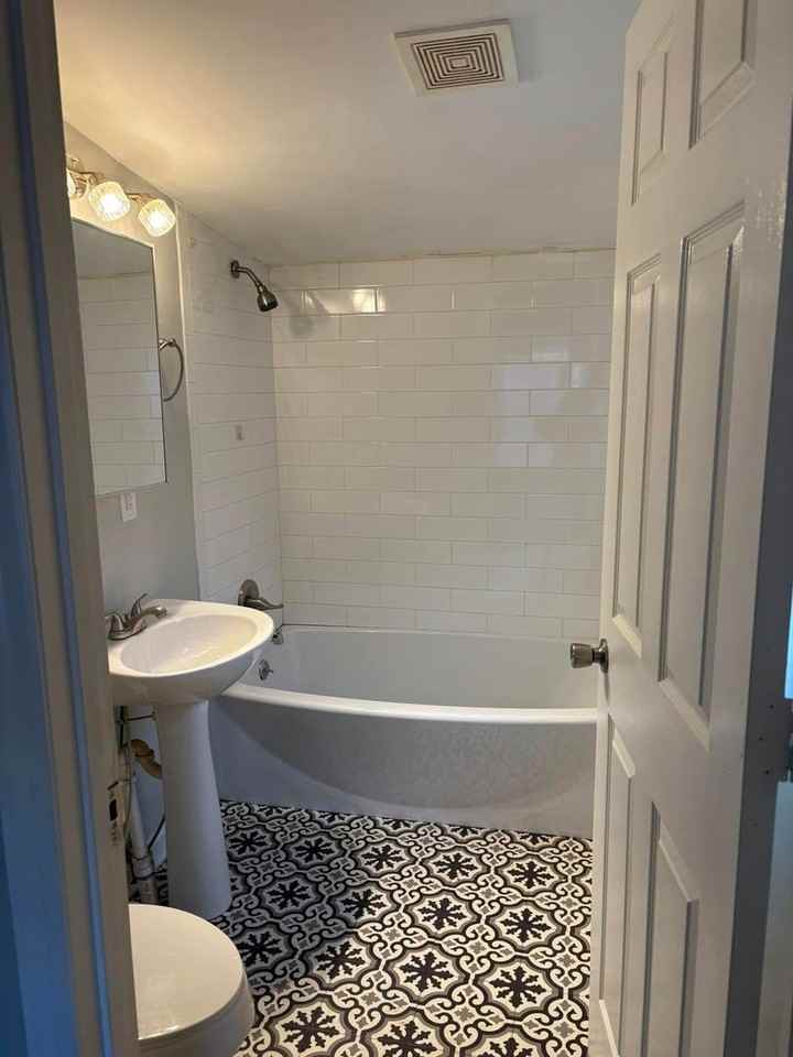220 E 14th St #A - Photo 6 of 8
