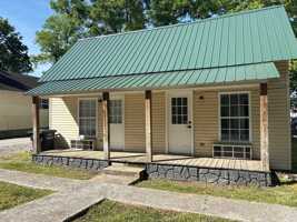 featured image of 605B N Washington St