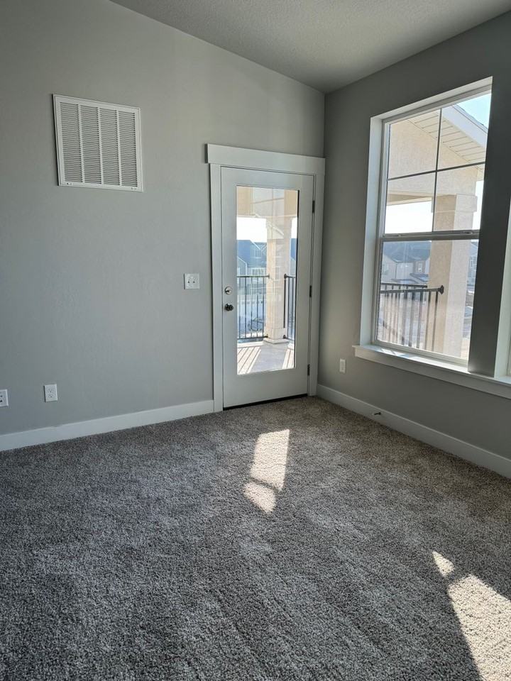 1342 N 3650 W - Photo 7 of 39