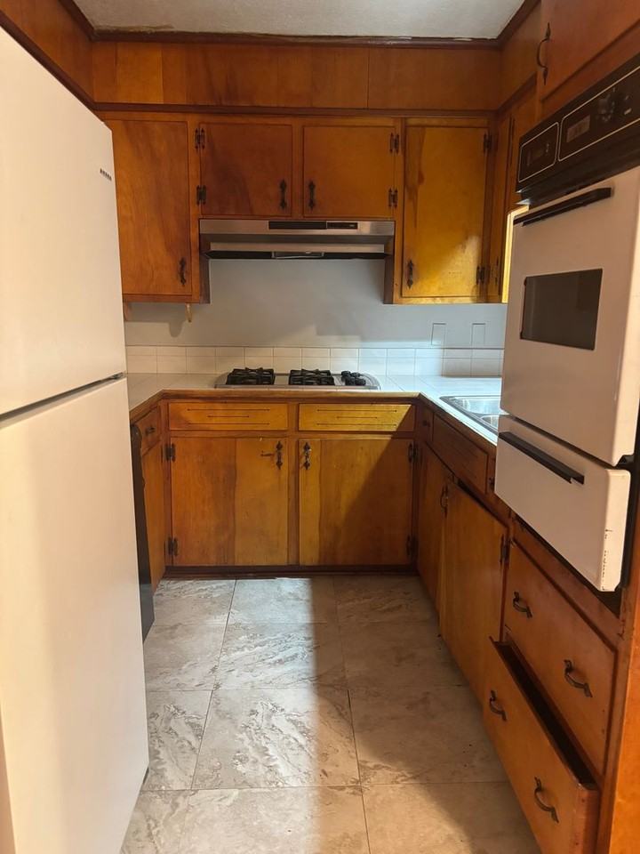 3160 Bienville Dr - Photo 6 of 16