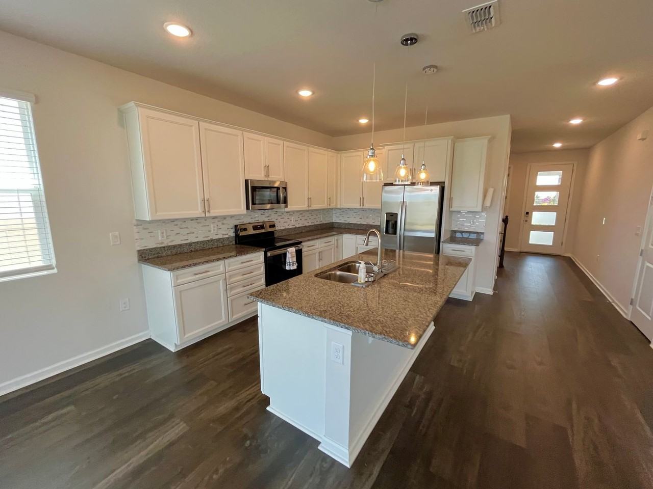 406 Sofia Ln - Photo 4 of 25