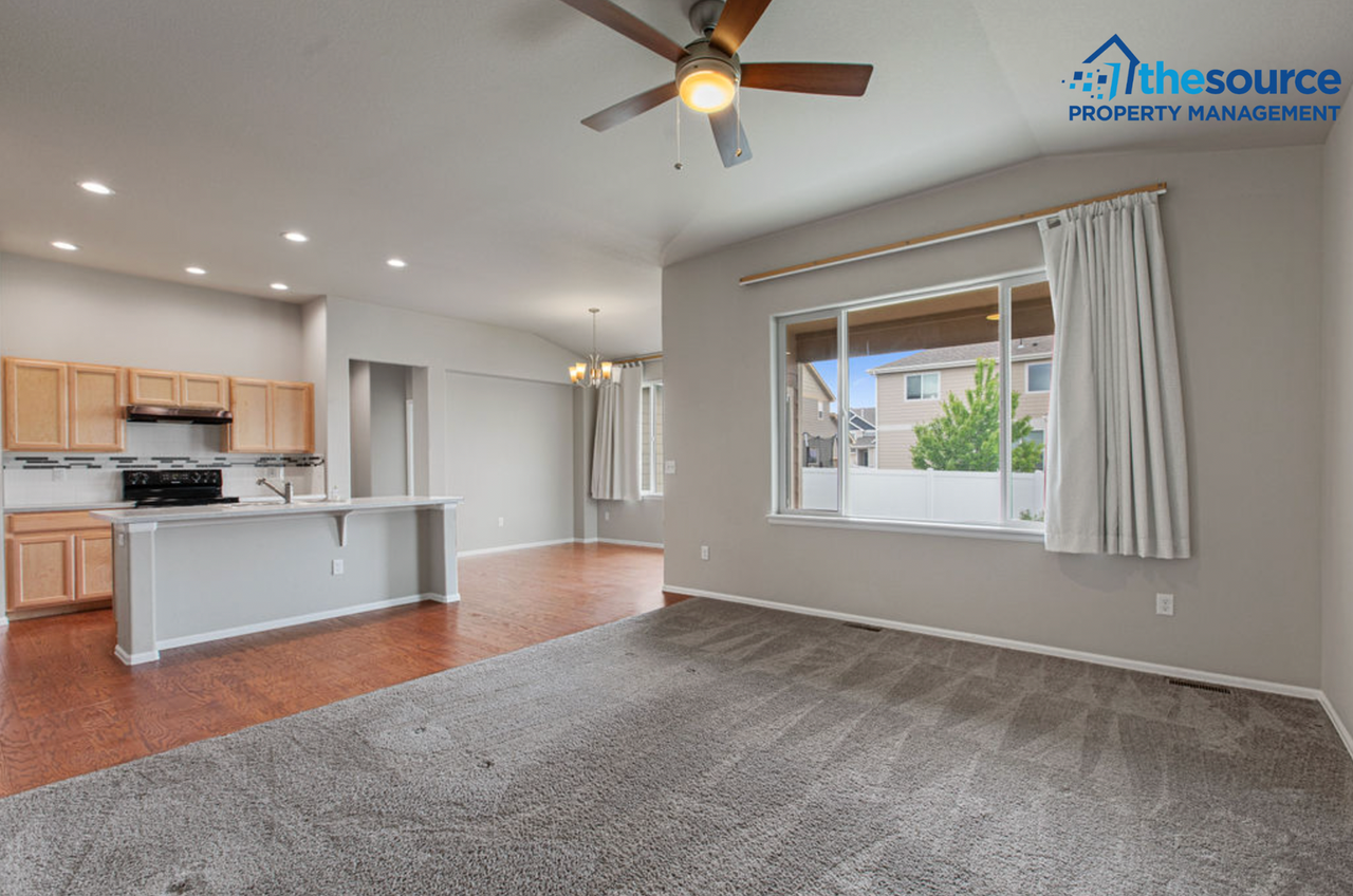 1003 Maplebrook Dr - Photo 5 of 34