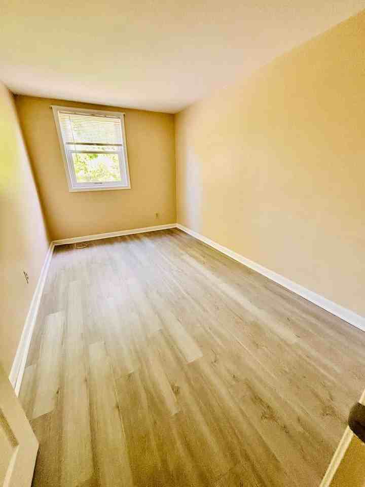 420 W Jefferson St - Photo 7 of 9