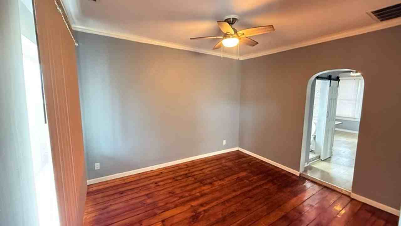 8224 S Muskegon Ave - Photo 4 of 16
