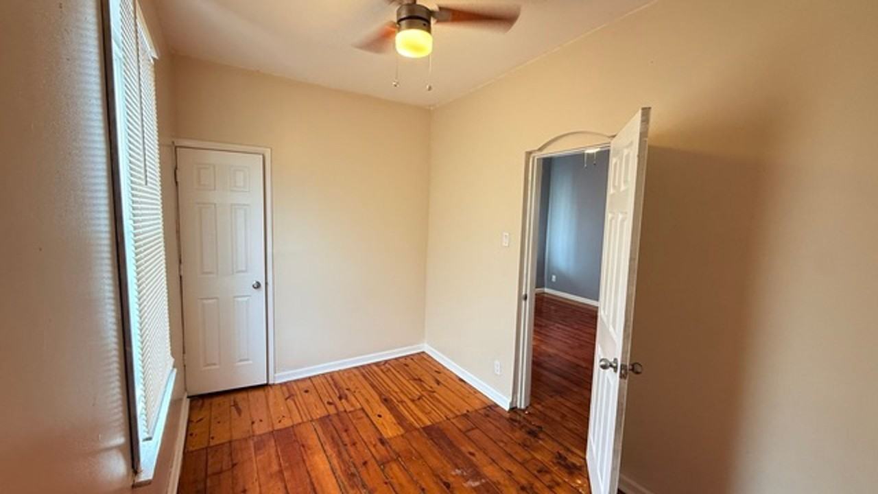 8224 S Muskegon Ave - Photo 7 of 16