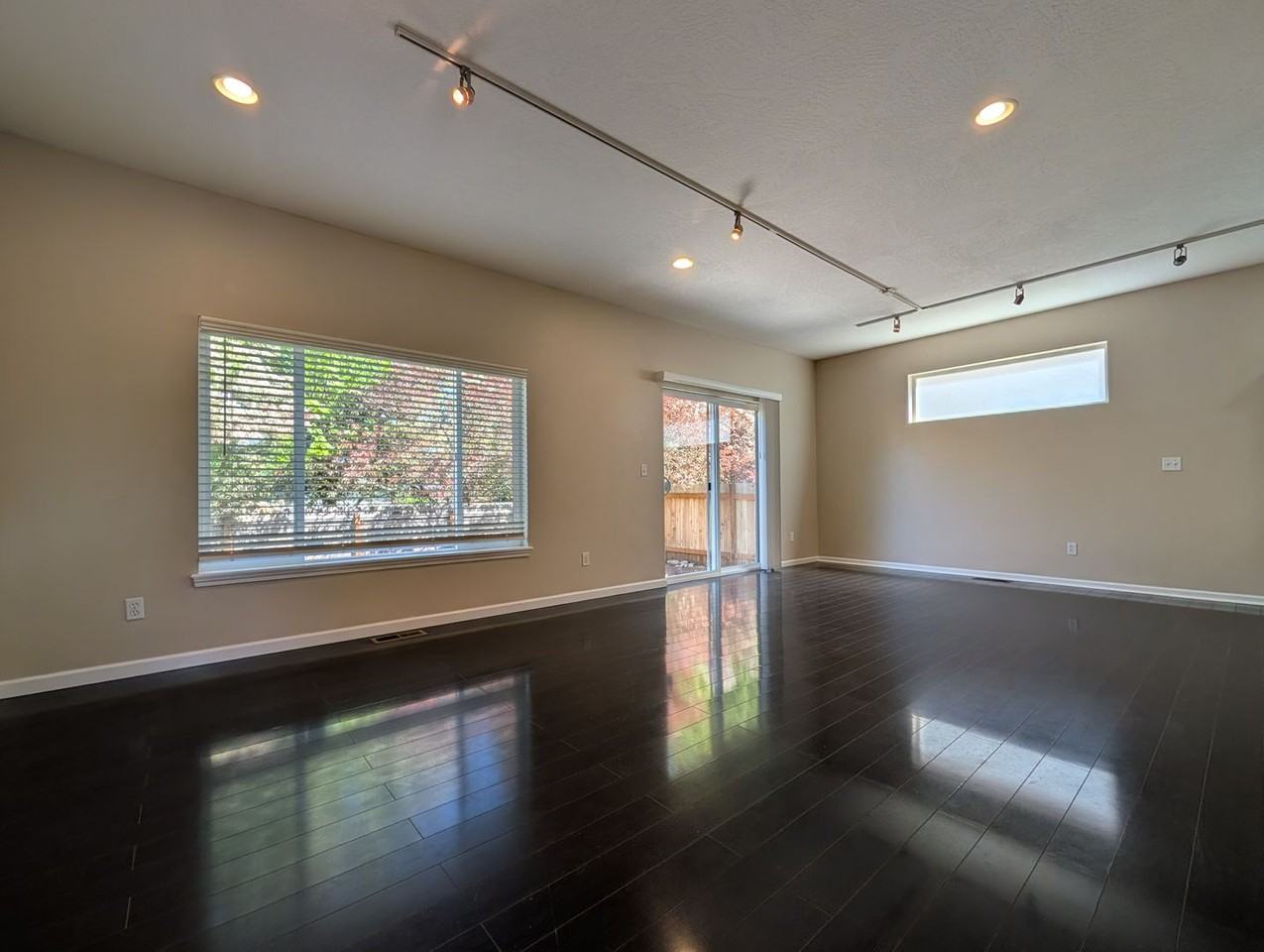 3693 Kendra St - Photo 4 of 23