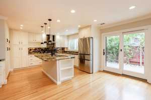 featured image of 1048 Lassen Dr