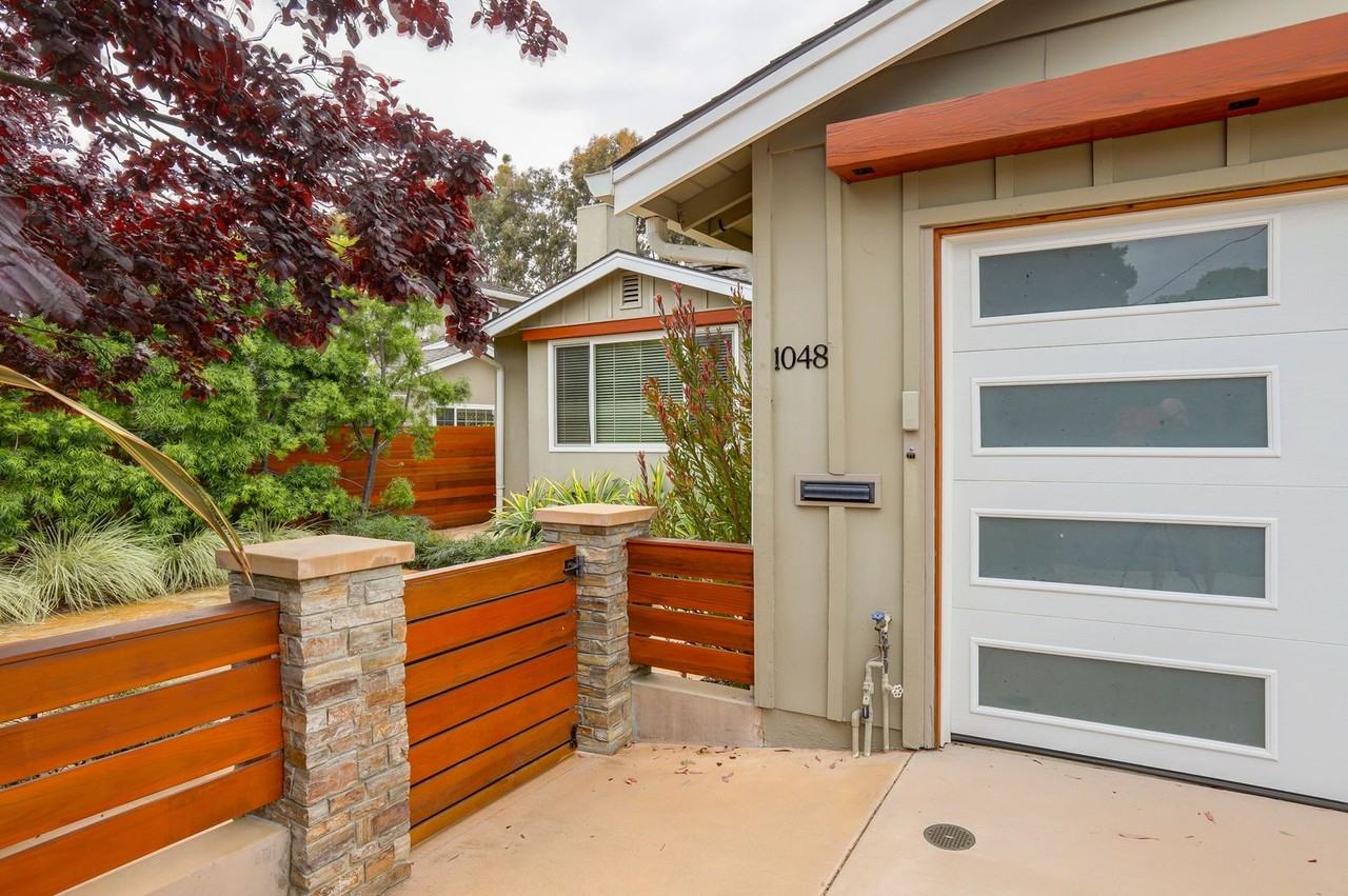1048 Lassen Dr - Photo 5 of 49
