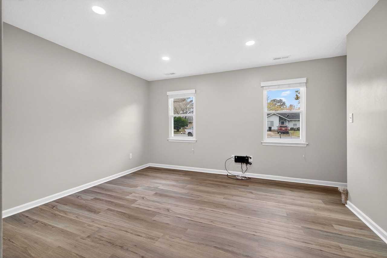 1116 Woodcock Ln - Photo 5 of 25