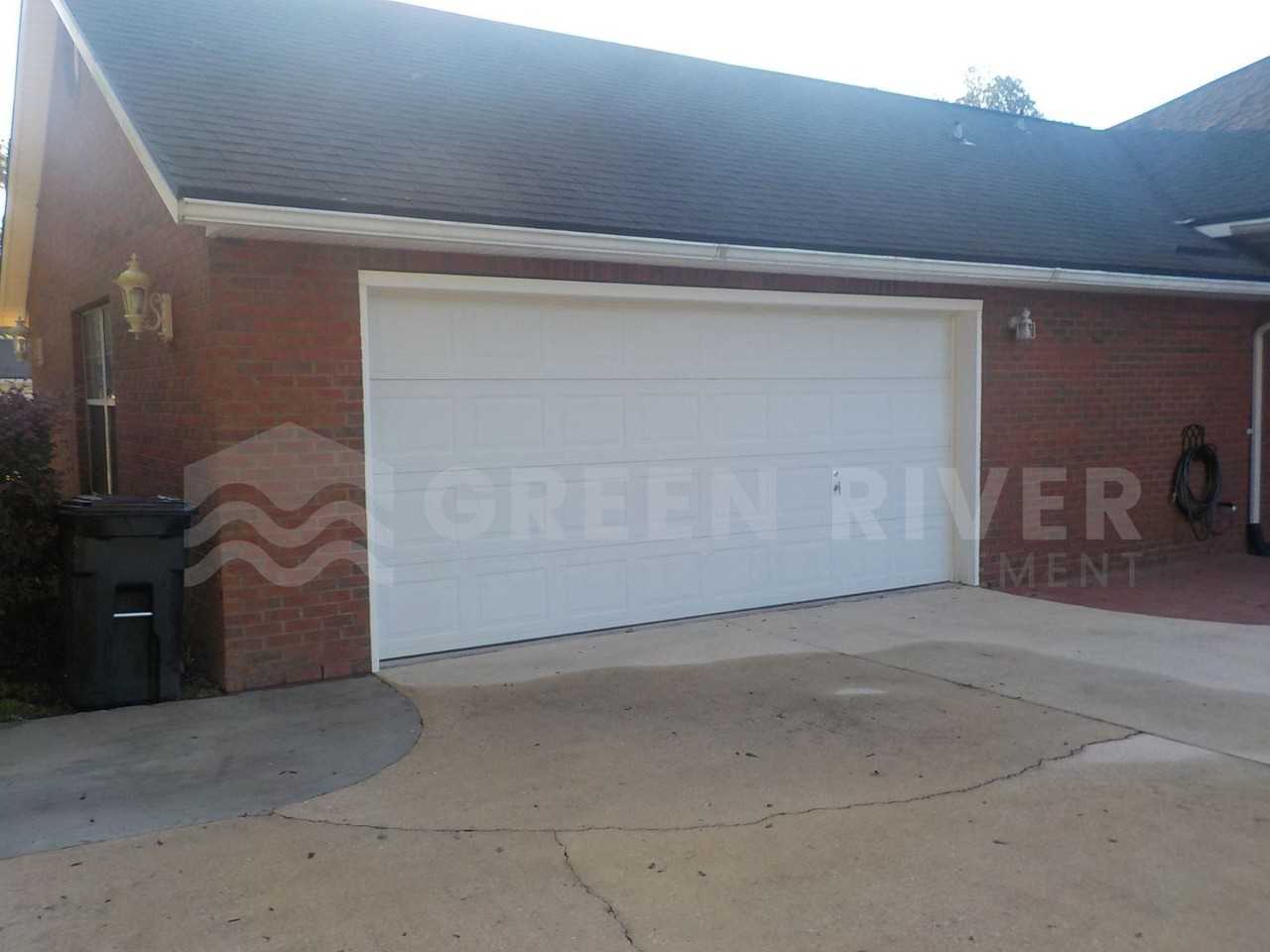 1761 Oak Grove Dr S - Photo 3 of 50