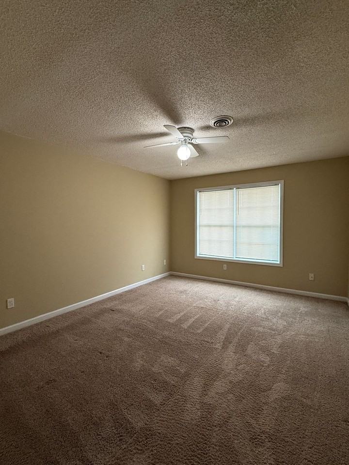 426 W I Pkwy - Photo 5 of 7