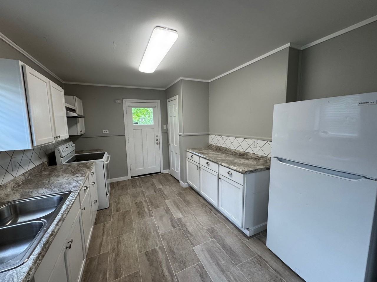 2600 Mckenzie Ave - Photo 5 of 9