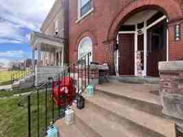 featured image of 4574 Evans Ave