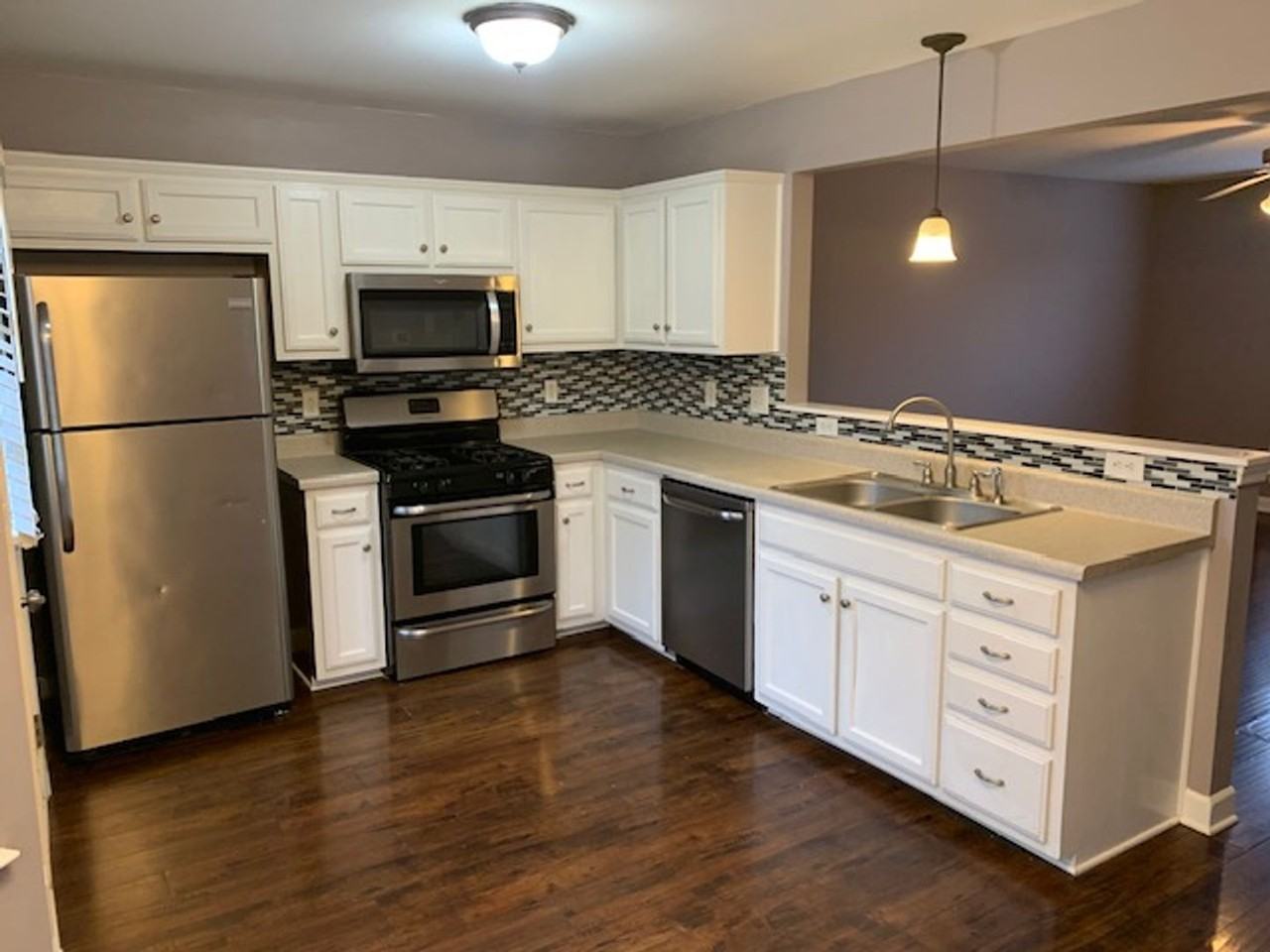 2244 Dewey Dr - Photo 4 of 20