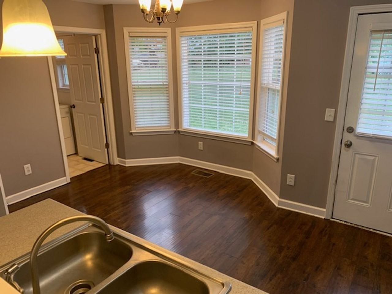 2244 Dewey Dr - Photo 7 of 20