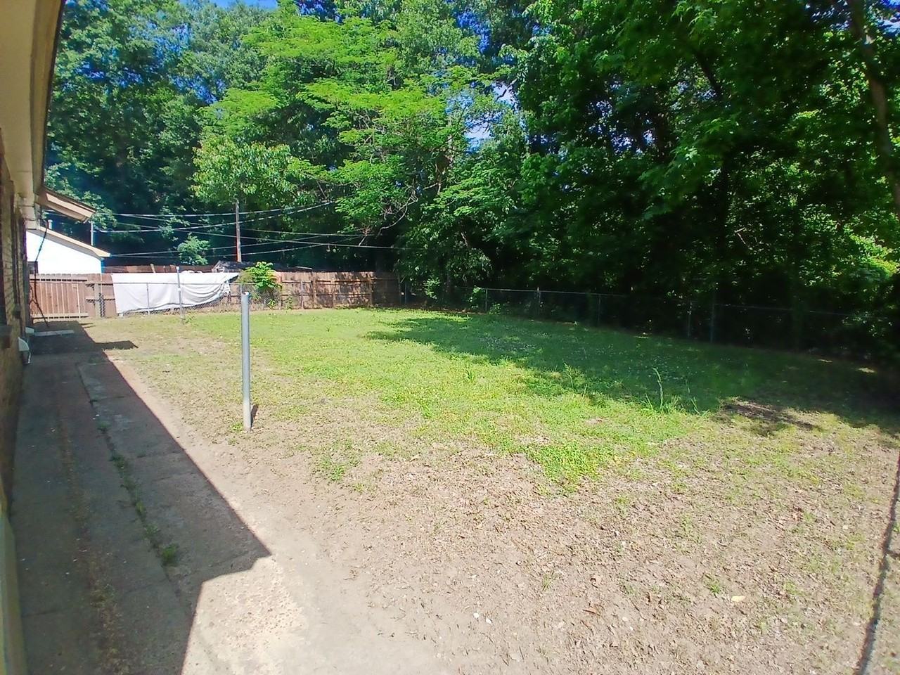 572 Jenson Rd - Photo 3 of 11