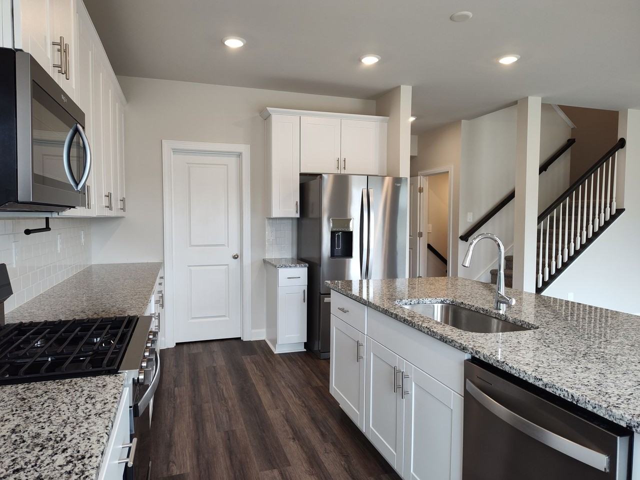 115 Sentinel Ct - Photo 4 of 39